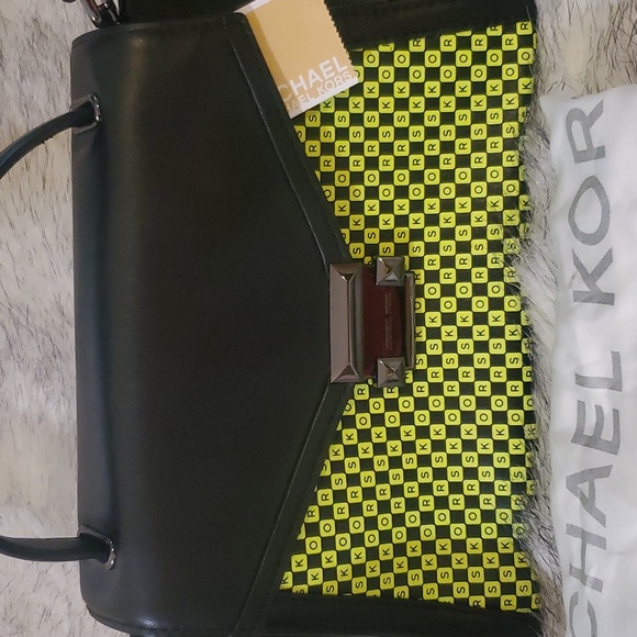 MICHAEL KORS☆ Whitney MD Checkerboard satchel. - Picture 5 of 10